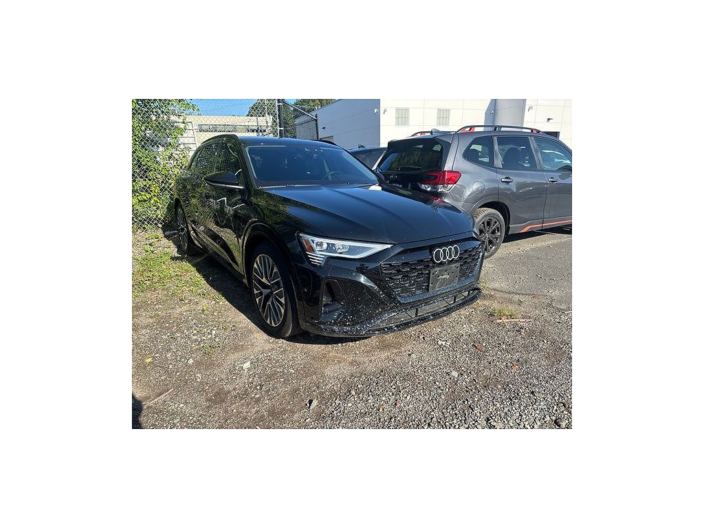 2024 Audi Q8 e-tron Premium Plus
