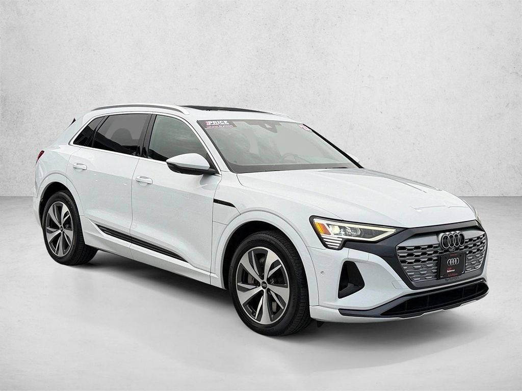 2024 Audi Q8 e-tron Premium