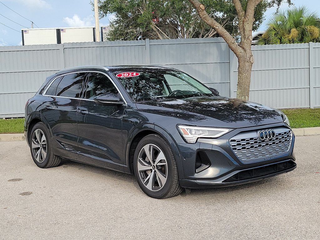 2024 Audi Q8 e-tron Premium Plus