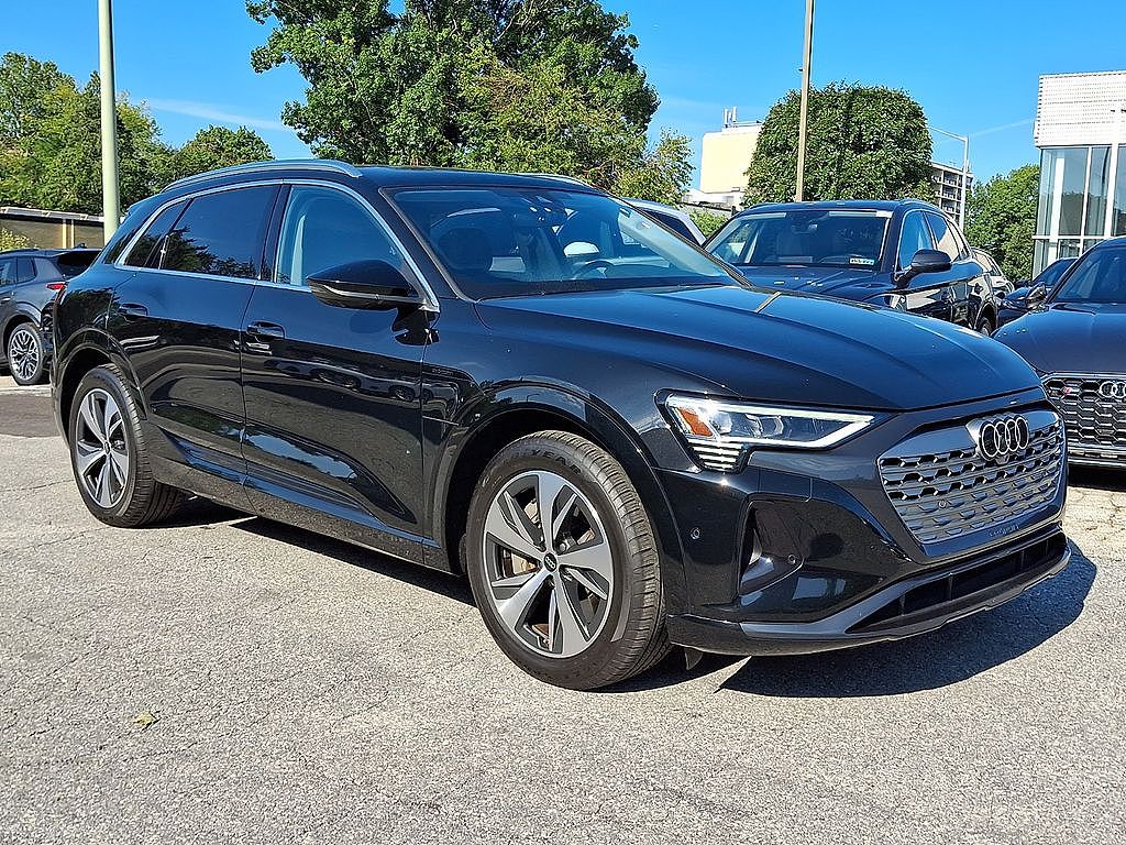2024 Audi Q8 e-tron Premium Plus