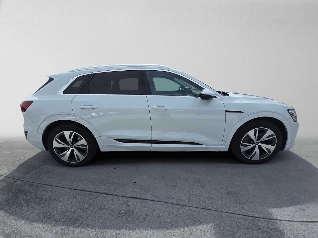 2024 Audi Q8 e-tron Premium Plus