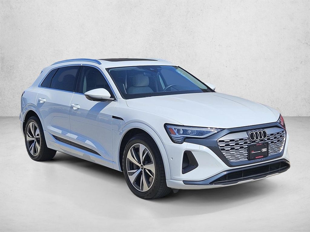 2024 Audi Q8 e-tron Premium Plus