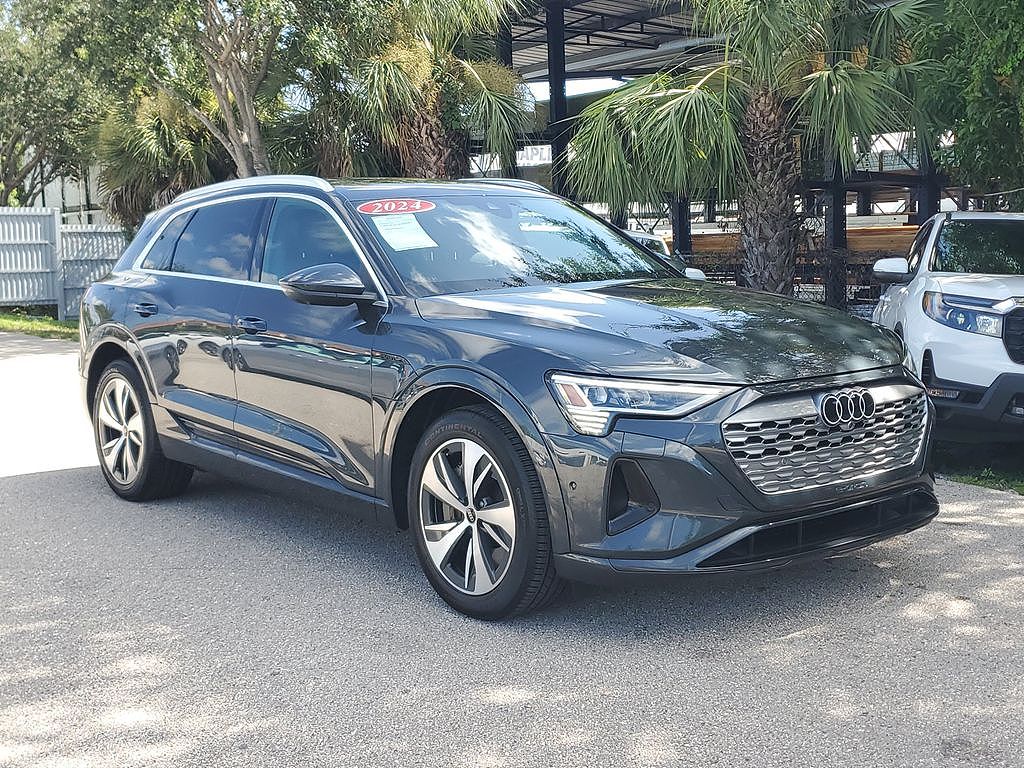 2024 Audi Q8 e-tron Premium Plus