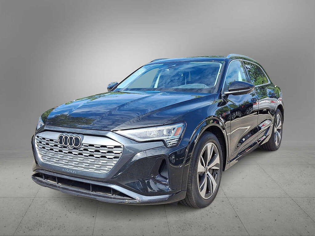 2024 Audi Q8 e-tron Premium Plus