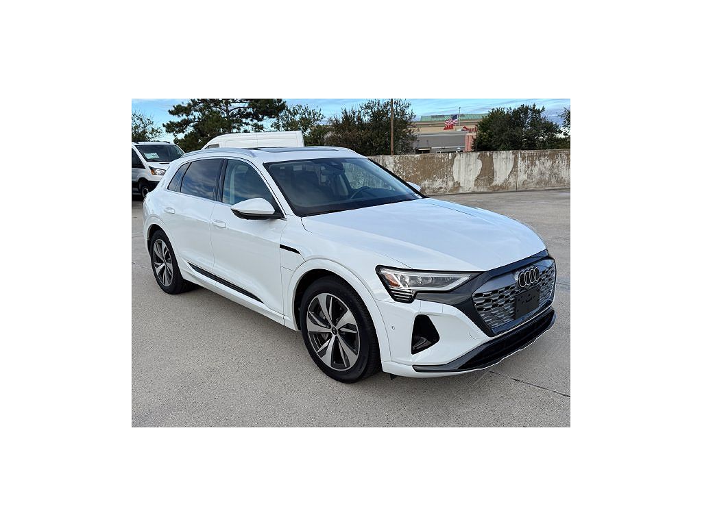 2024 Audi Q8 e-tron Premium Plus