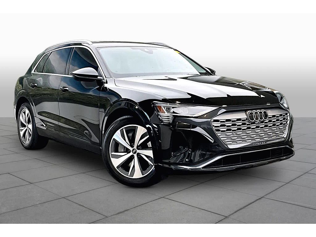 2024 Audi Q8 e-tron Premium Plus