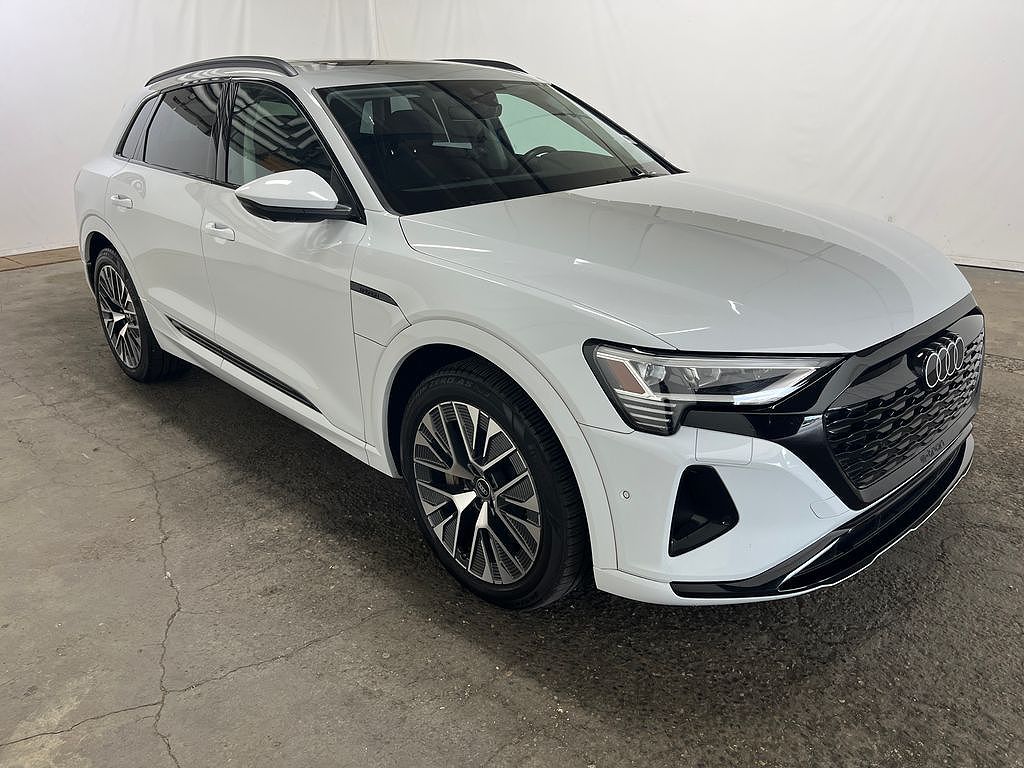 2024 Audi Q8 e-tron Premium Plus