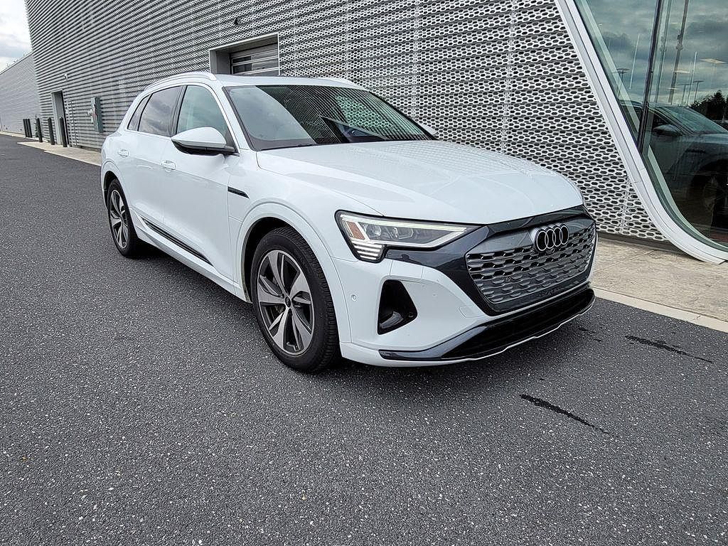 2024 Audi Q8 e-tron Premium Plus