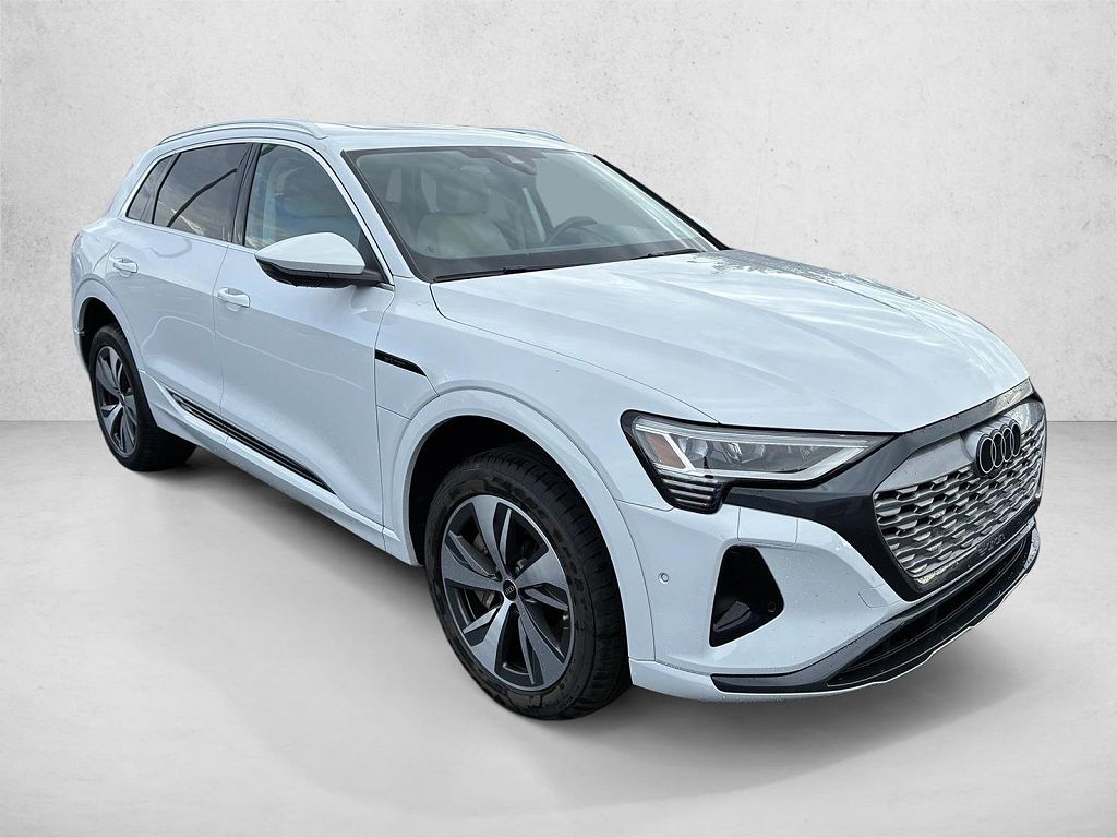 2024 Audi Q8 e-tron Premium Plus