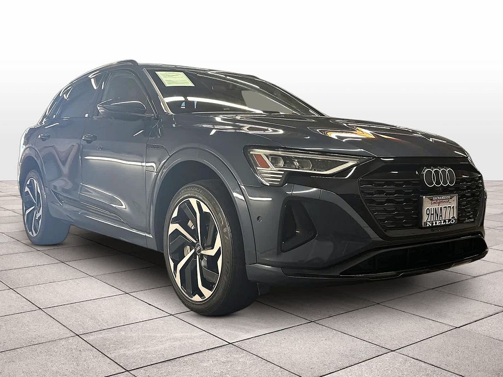 2024 Audi Q8 e-tron Premium Plus