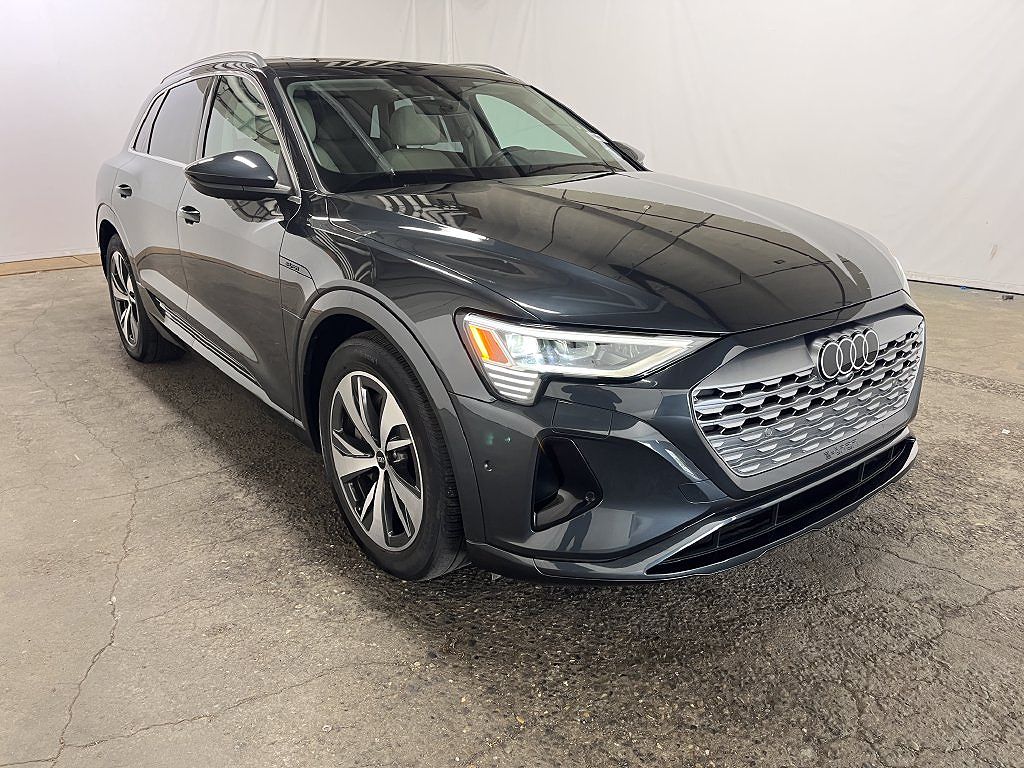 2024 Audi Q8 e-tron Premium Plus