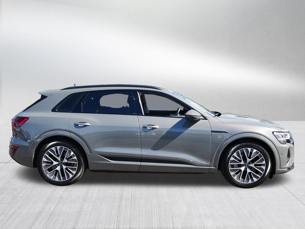 2024 Audi Q8 e-tron Premium Plus