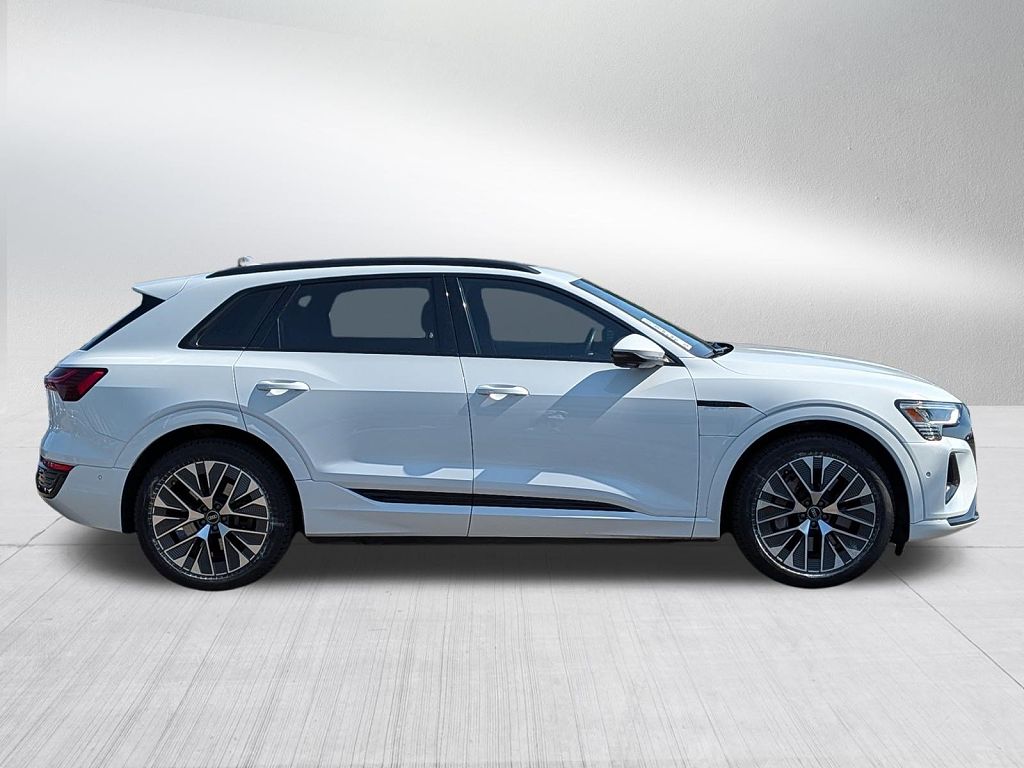 2024 Audi Q8 e-tron Premium Plus