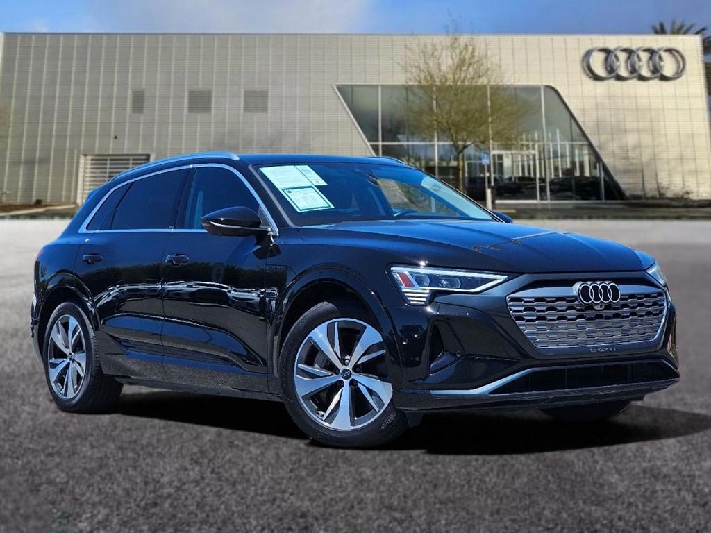 2024 Audi Q8 e-tron Premium Plus