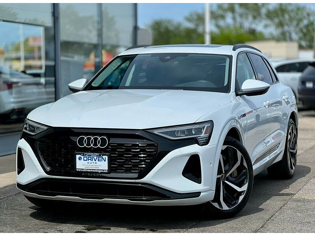 2024 Audi Q8 e-tron Premium Plus