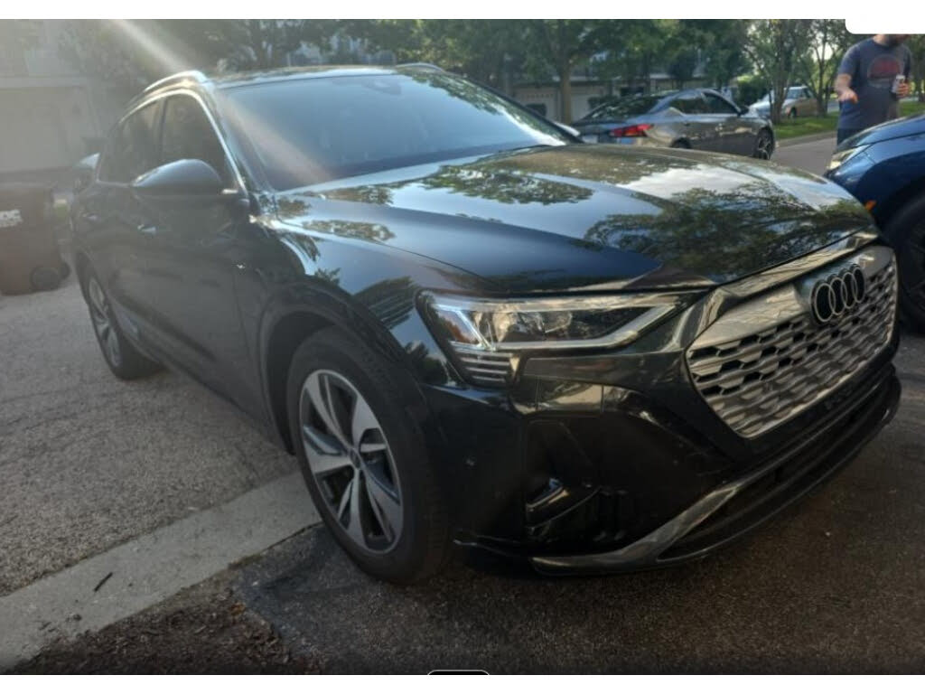 2024 Audi Q8 e-tron Premium Plus