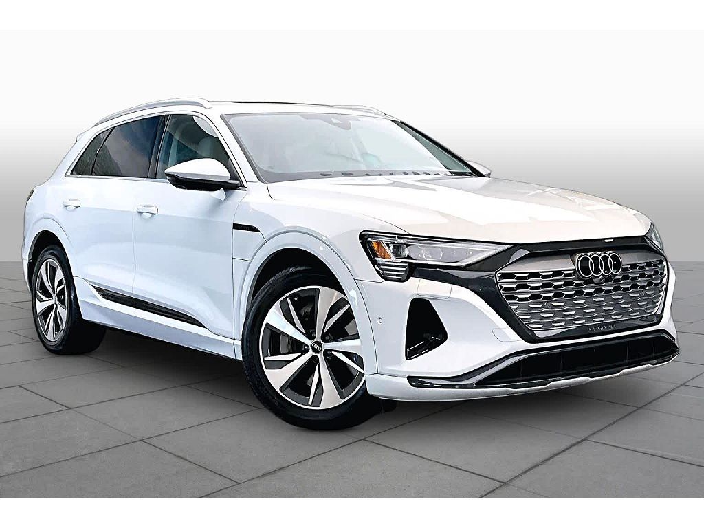2024 Audi Q8 e-tron Premium Plus