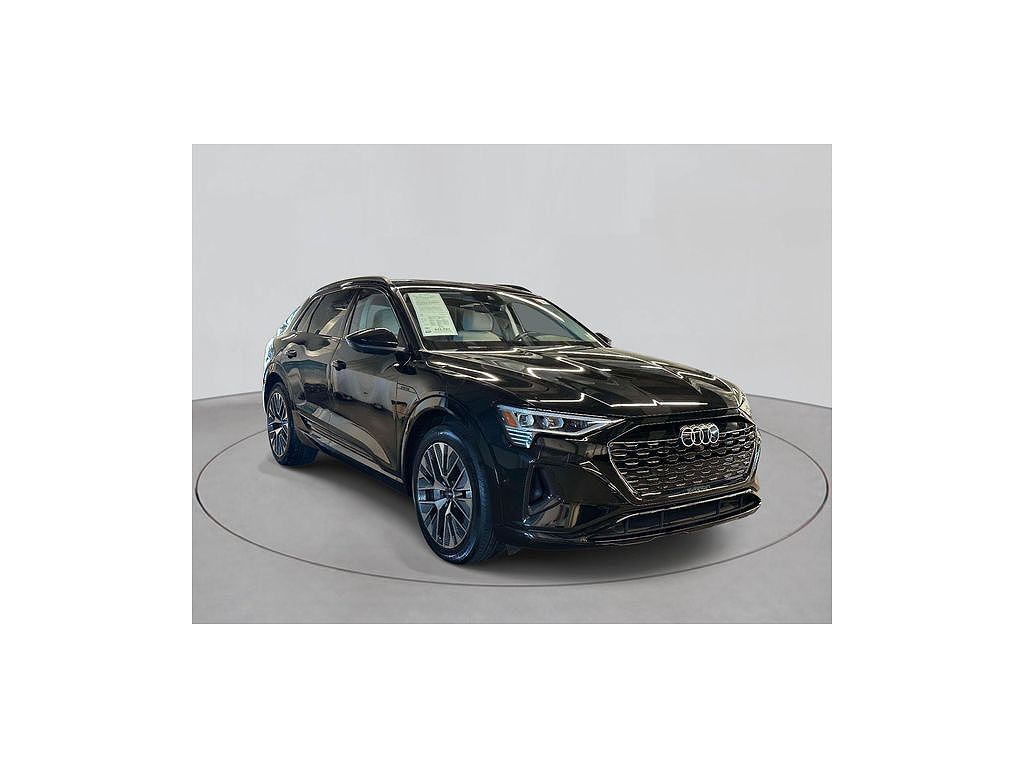 2024 Audi Q8 e-tron Premium Plus