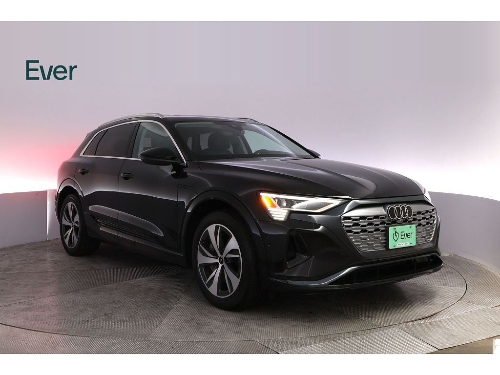 2024 Audi Q8 e-tron Premium Plus
