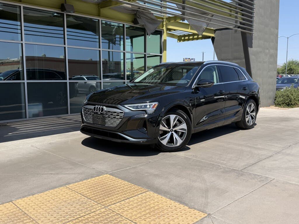 2024 Audi Q8 e-tron Premium Plus