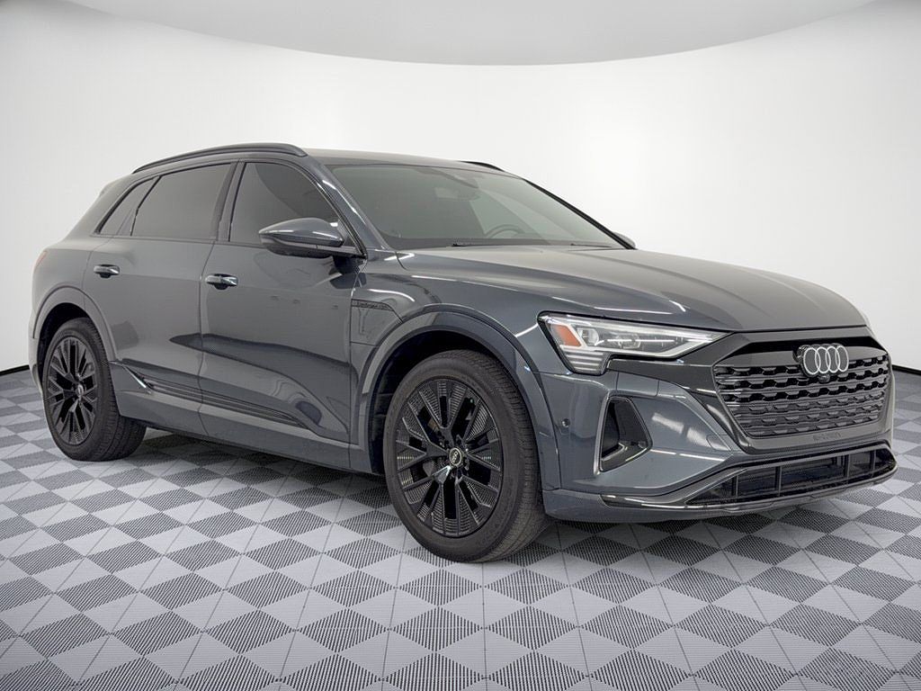 2024 Audi Q8 e-tron Premium Plus