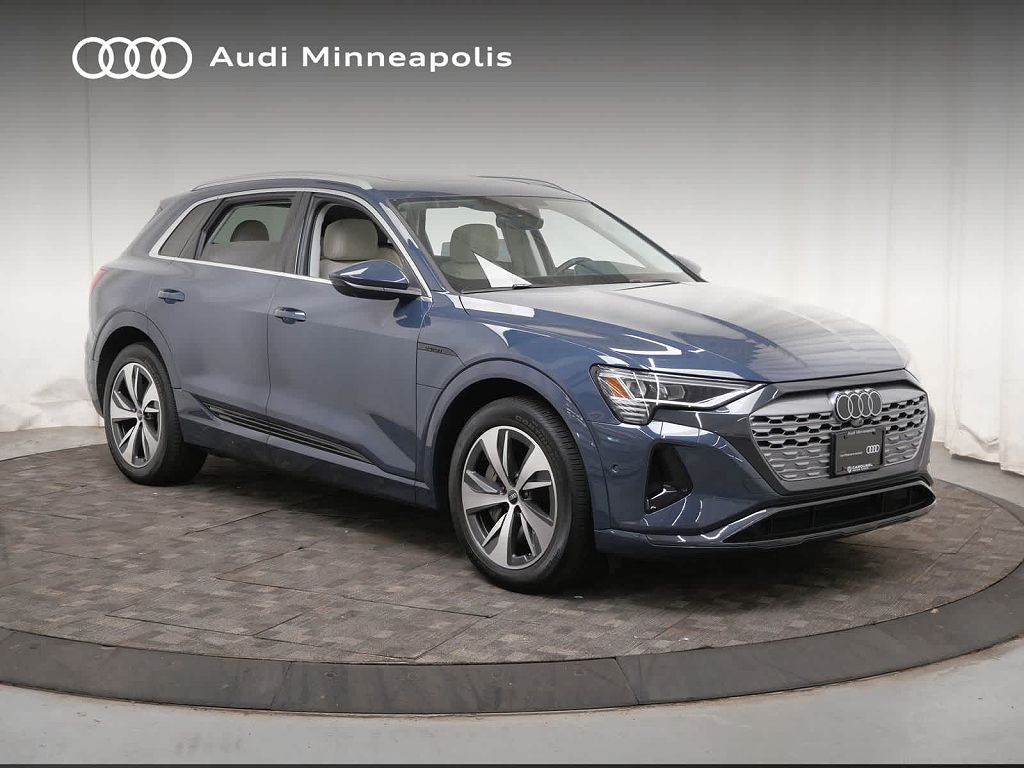 2024 Audi Q8 e-tron Premium Plus