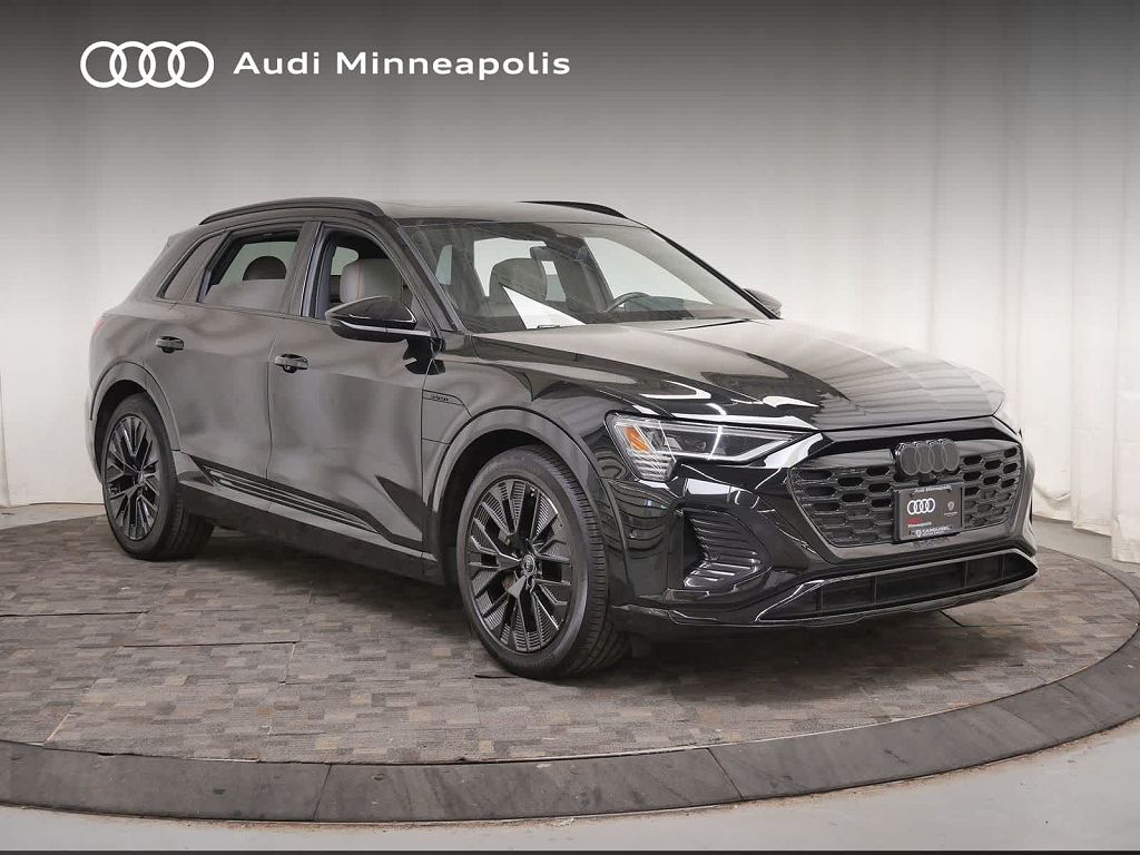2024 Audi Q8 e-tron Prestige