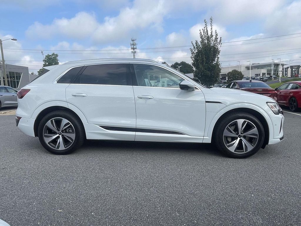 2024 Audi Q8 e-tron Prestige
