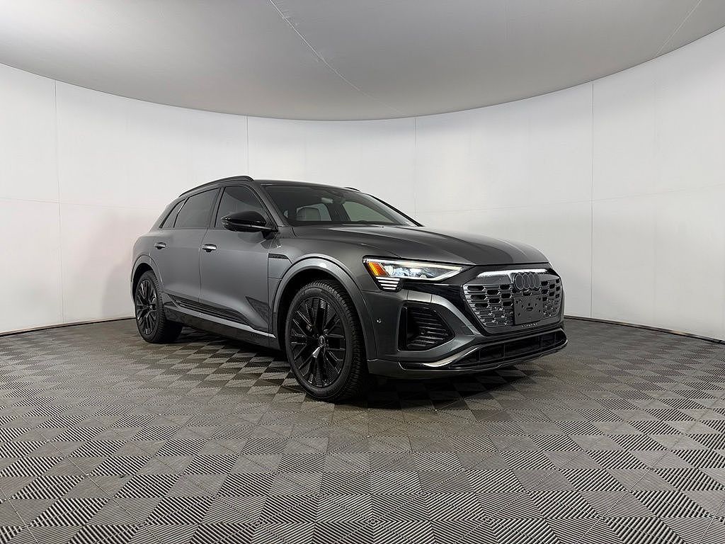 2024 Audi Q8 e-tron Prestige