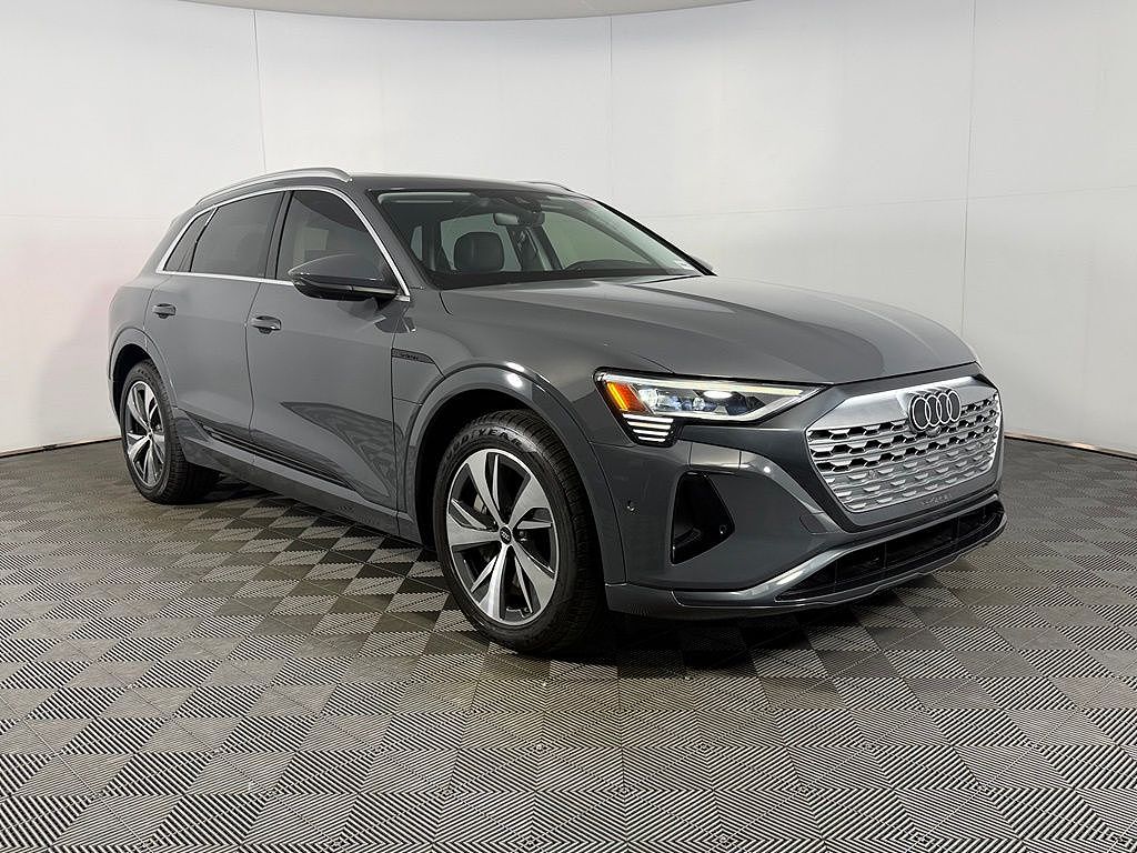2024 Audi Q8 e-tron Prestige