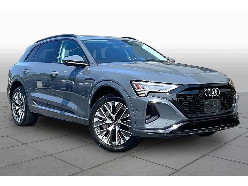 2024 Audi Q8 e-tron Prestige