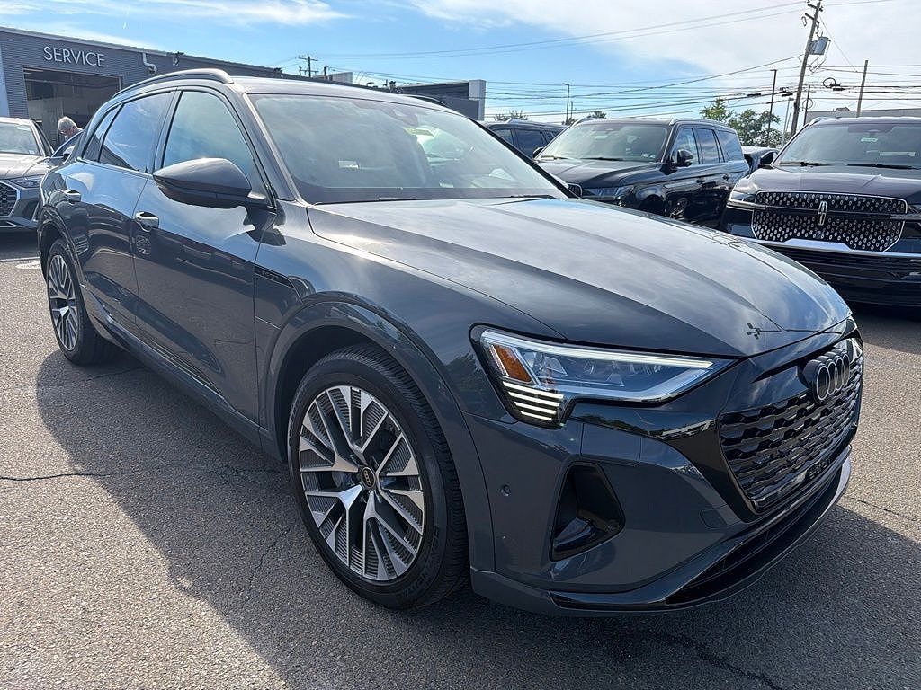 2024 Audi Q8 e-tron AWD Prestige w/ Black Optic Pkg