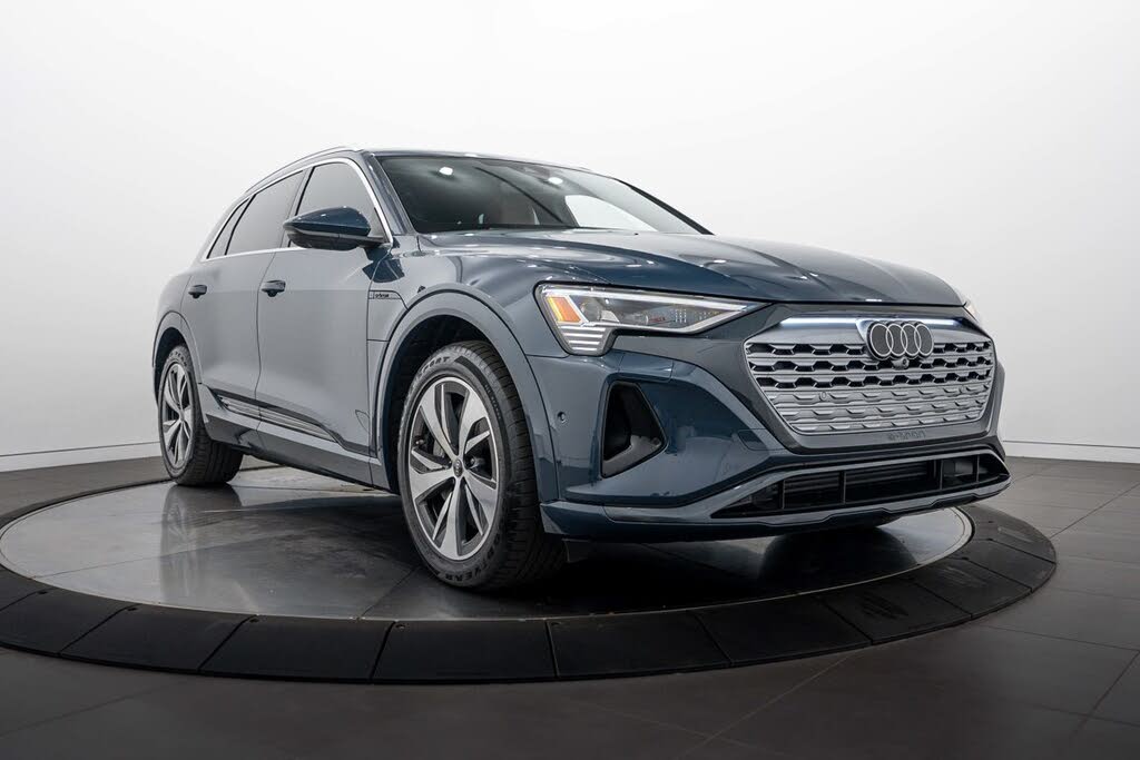 2024 Audi Q8 e-tron Prestige