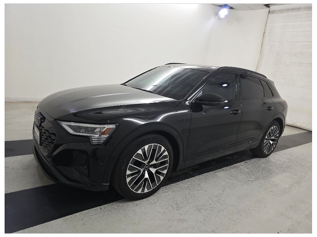 2024 Audi Q8 e-tron Prestige