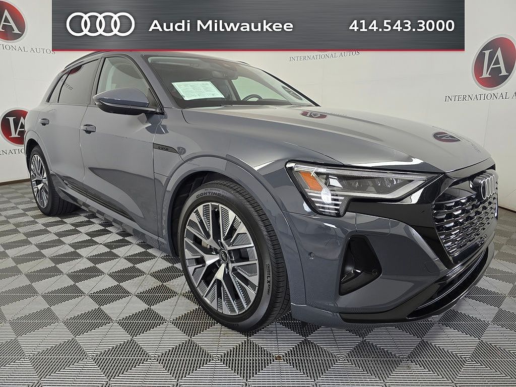 2024 Audi Q8 e-tron Prestige