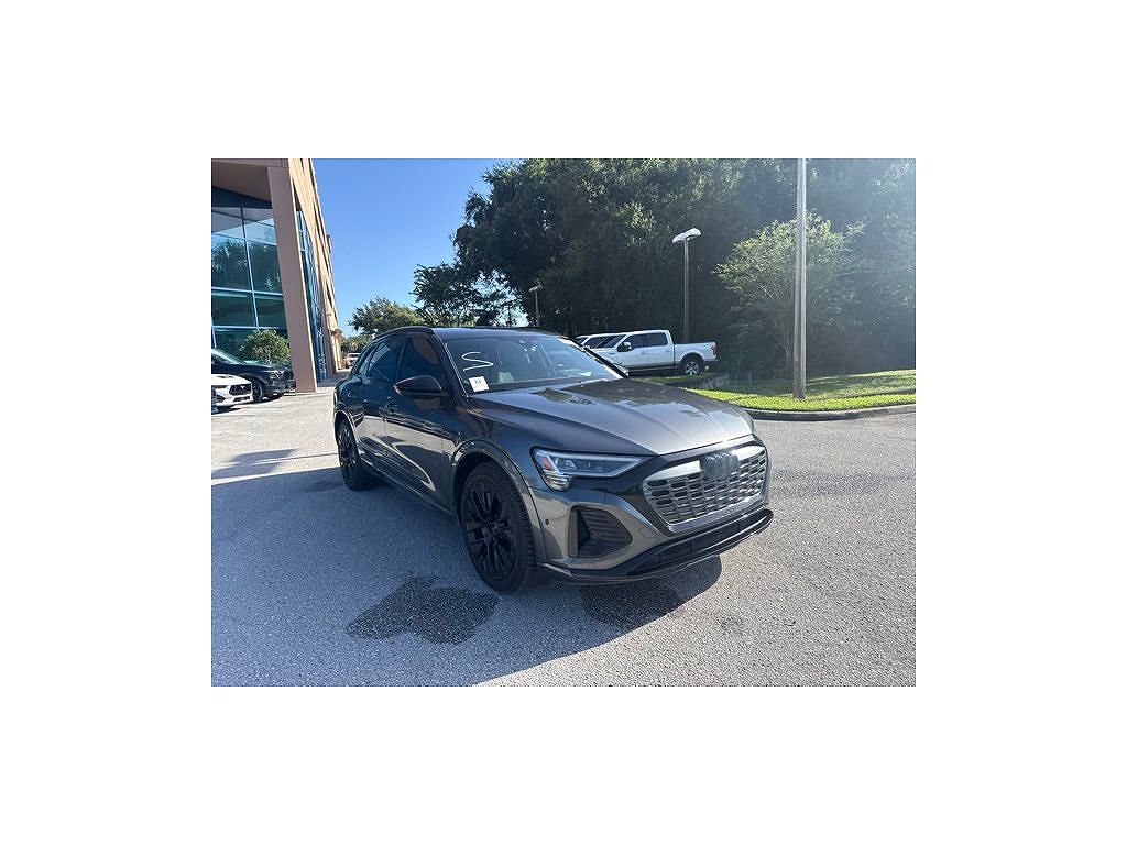2024 Audi Q8 e-tron Prestige