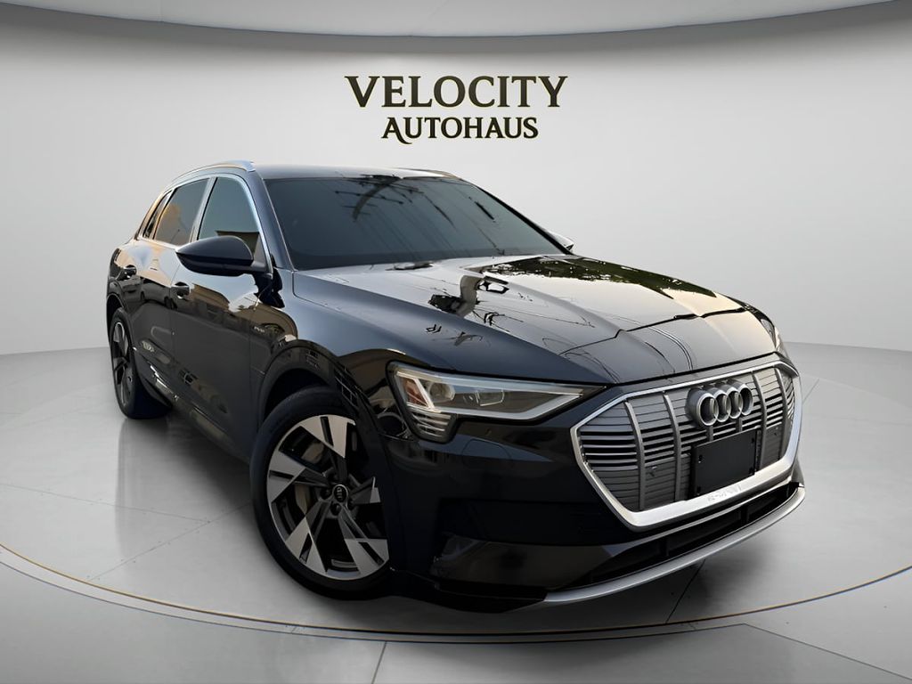 2022 Audi e-tron Premium