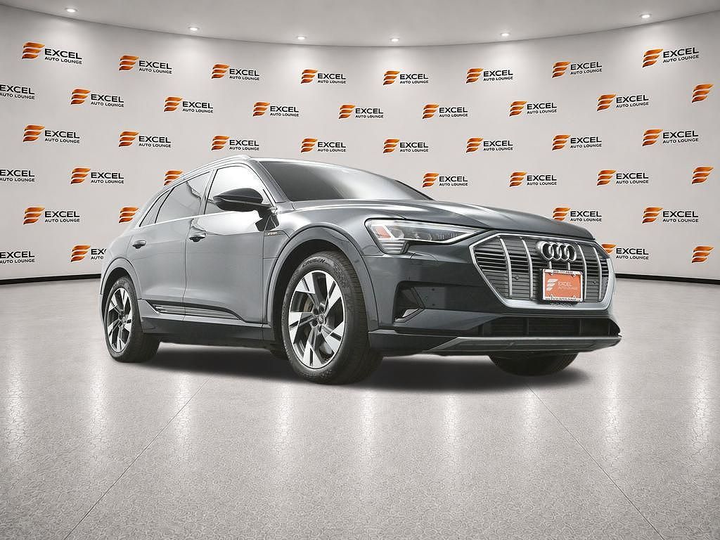 2022 Audi e-tron Premium