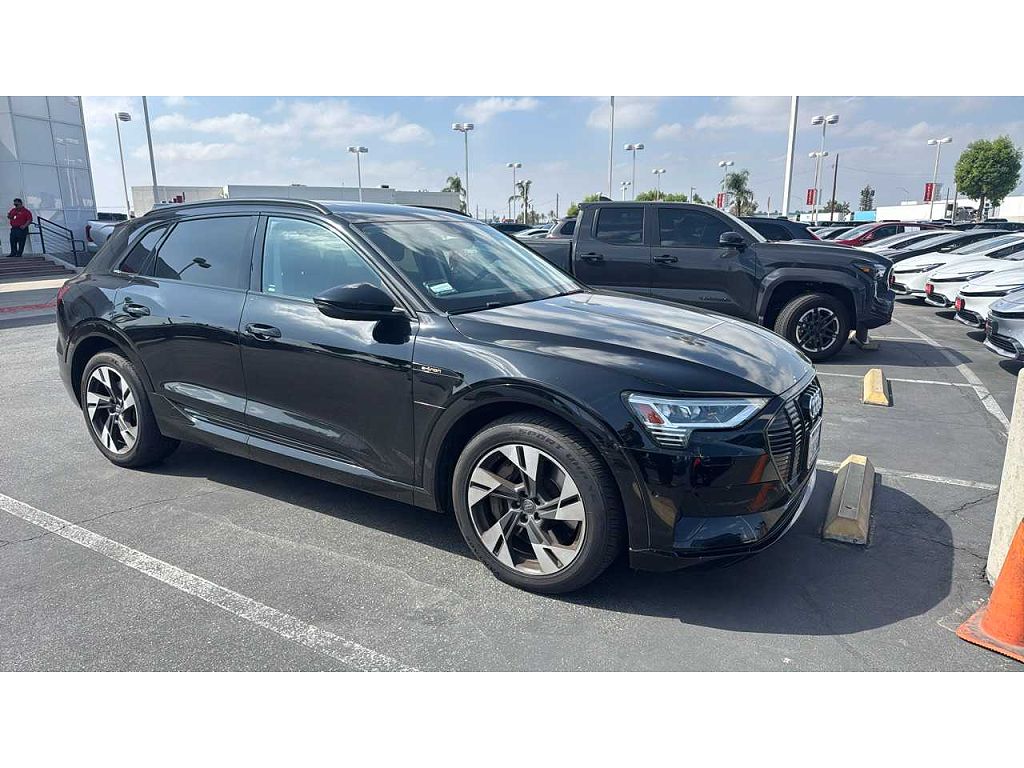 2021 Audi e-tron Premium