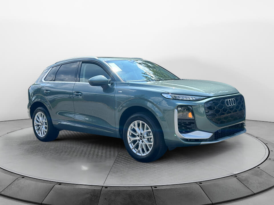 2026 Audi Q3 S line