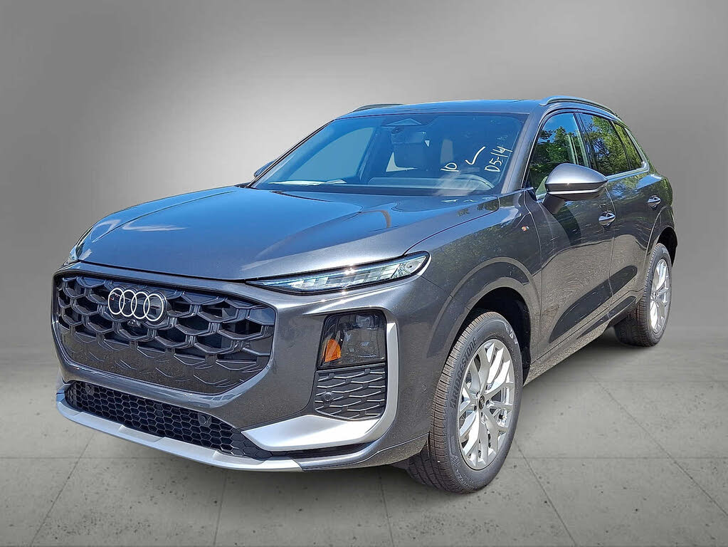 2026 Audi Q3 S line