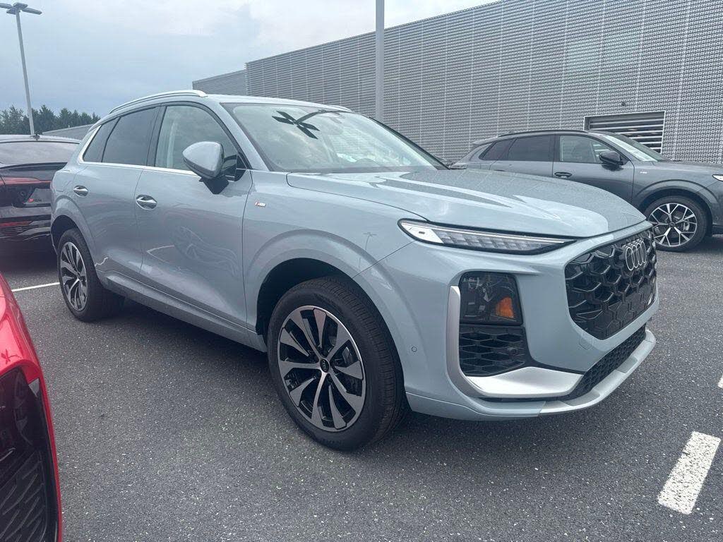 2026 Audi Q3 S line