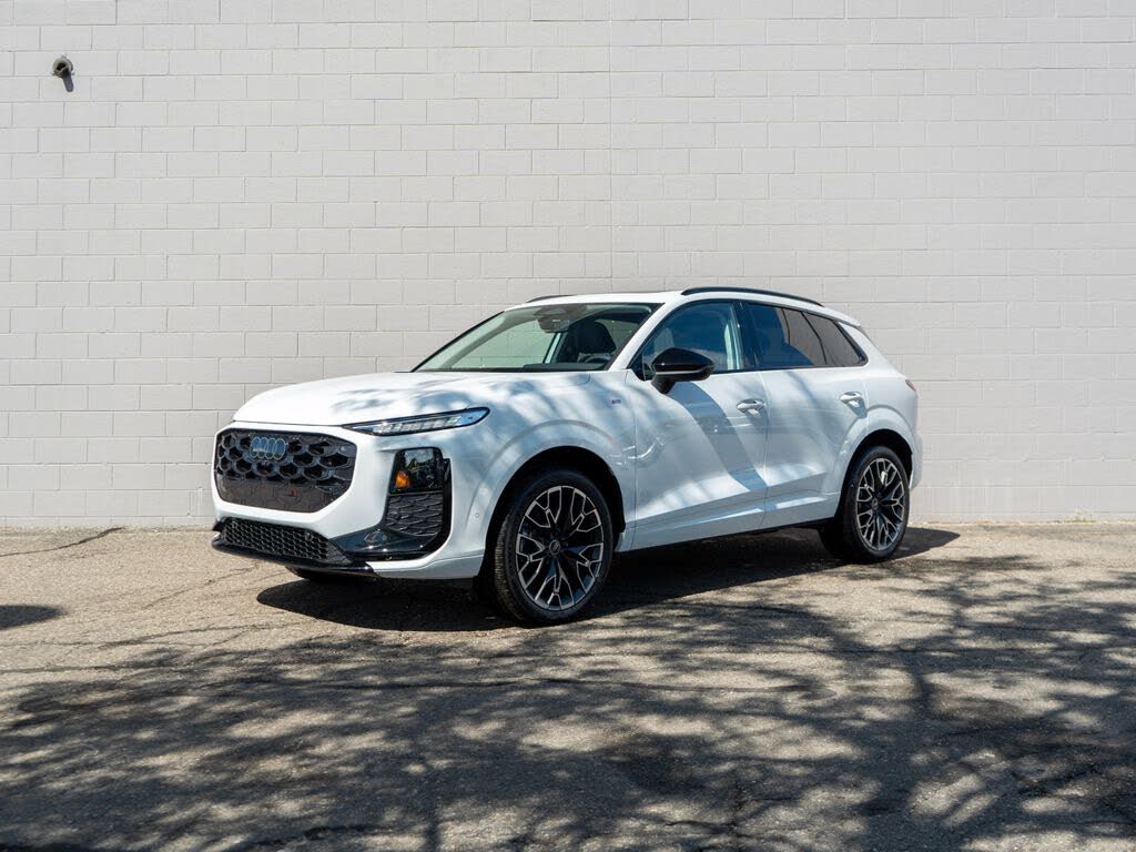 2026 Audi Q3 S line