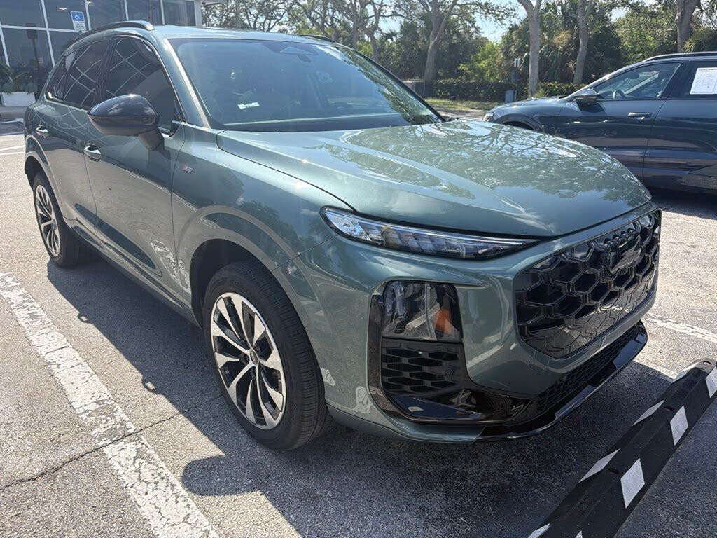 2026 Audi Q3 S line