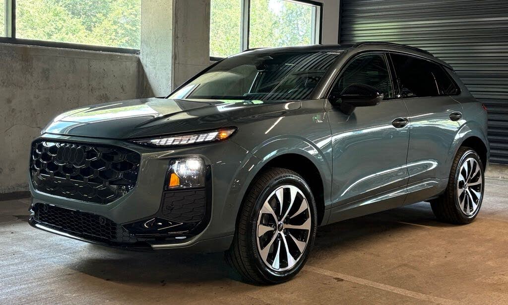 2026 Audi Q3 S line