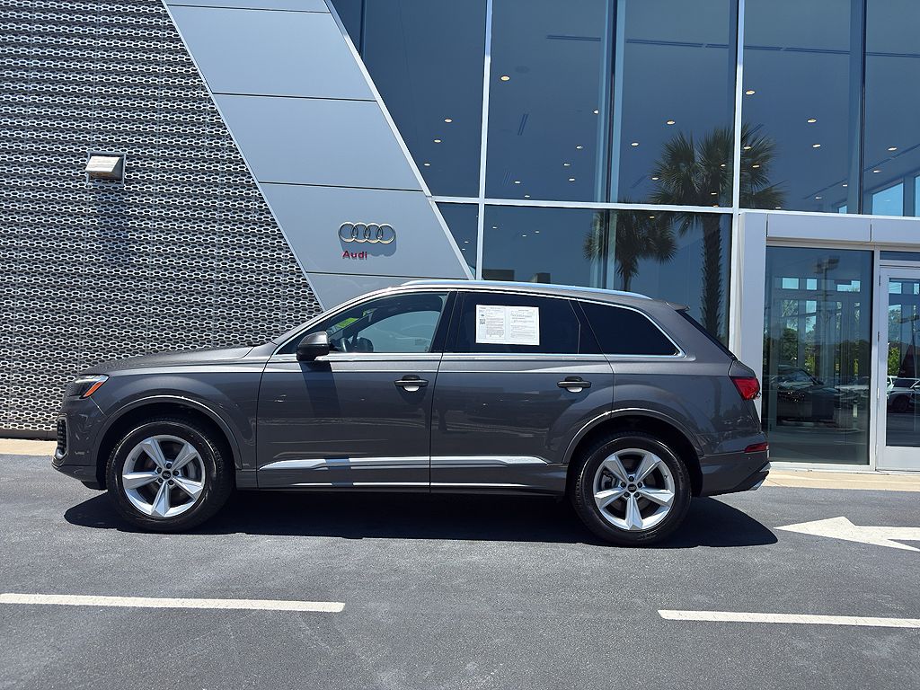 2025 Audi Q7 Premium