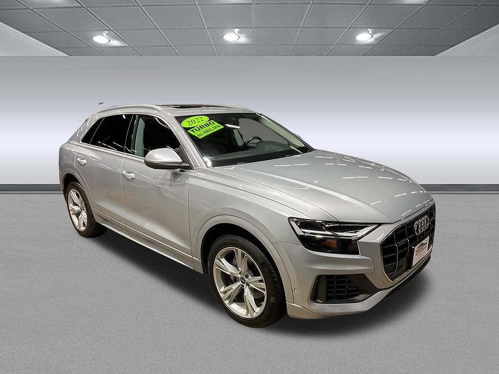 2022 Audi Q8 Premium
