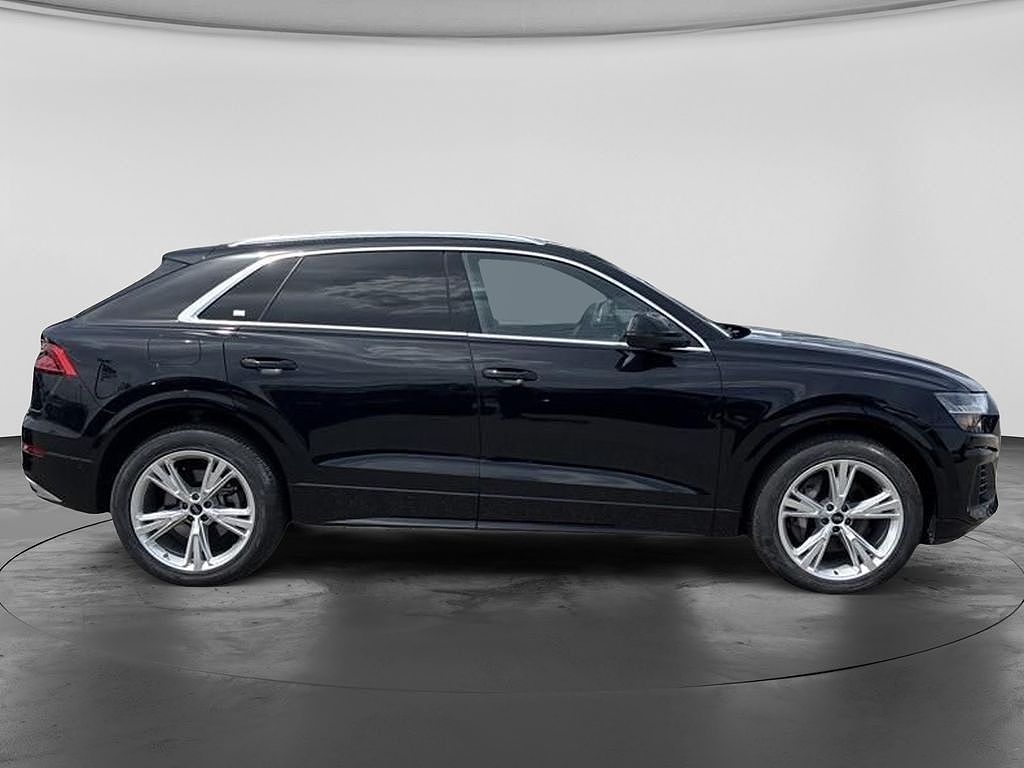 2023 Audi Q8 Premium