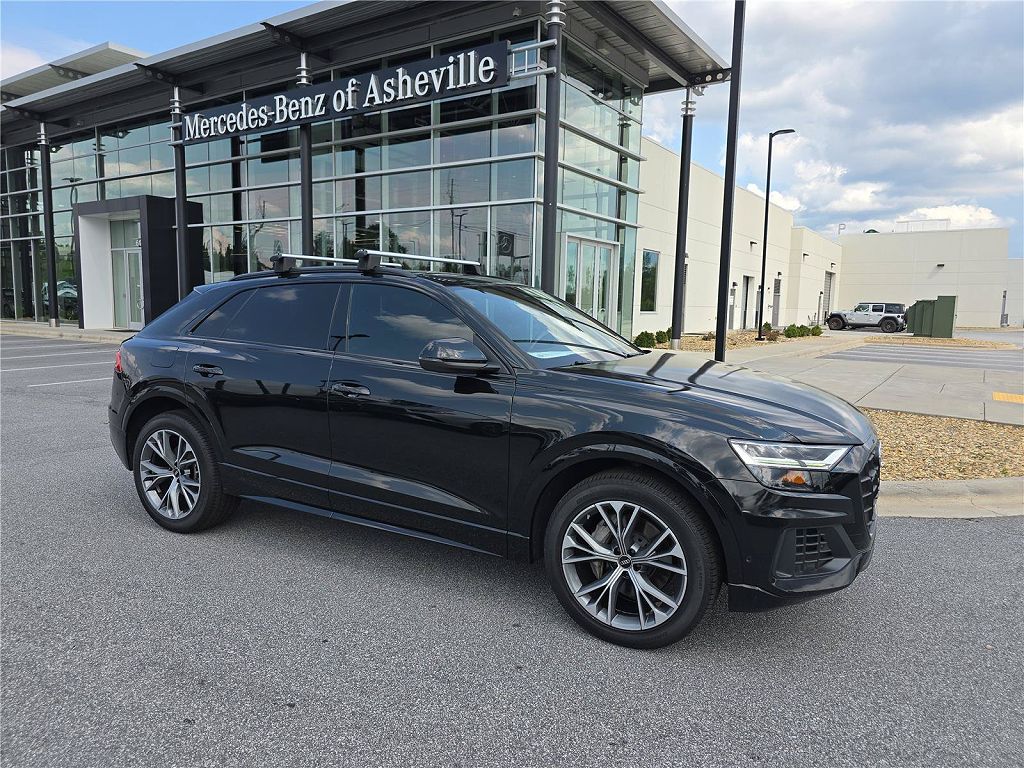 2022 Audi Q8 55 Premium