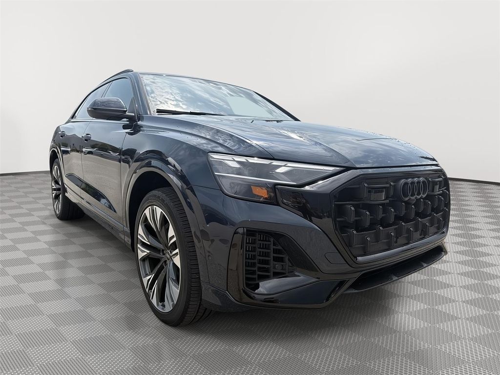 2025 Audi Q8 Premium